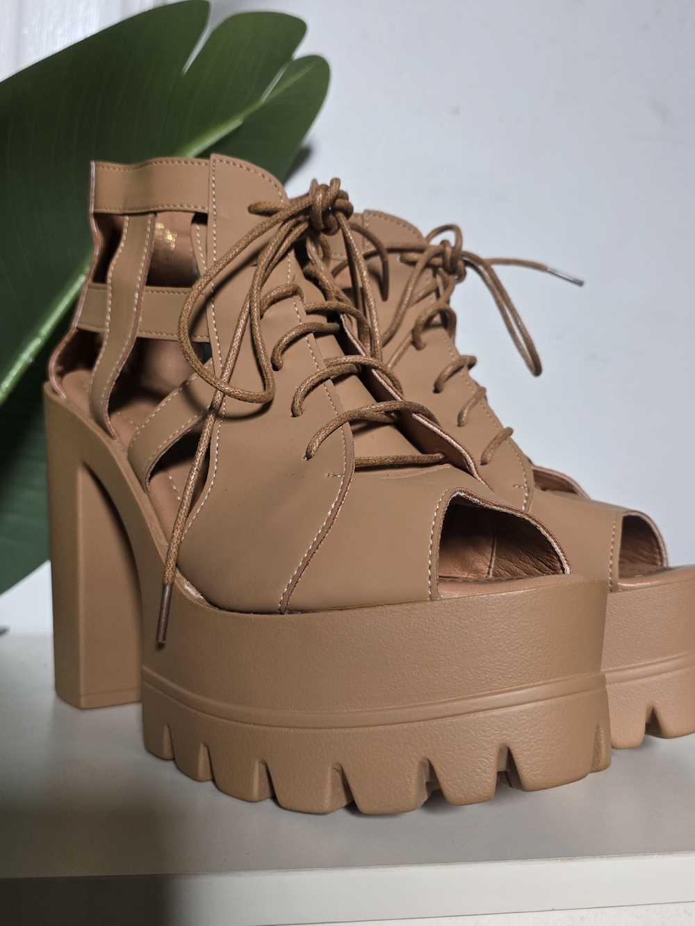 Women’s Platform Lace-Up Sandals in Tan